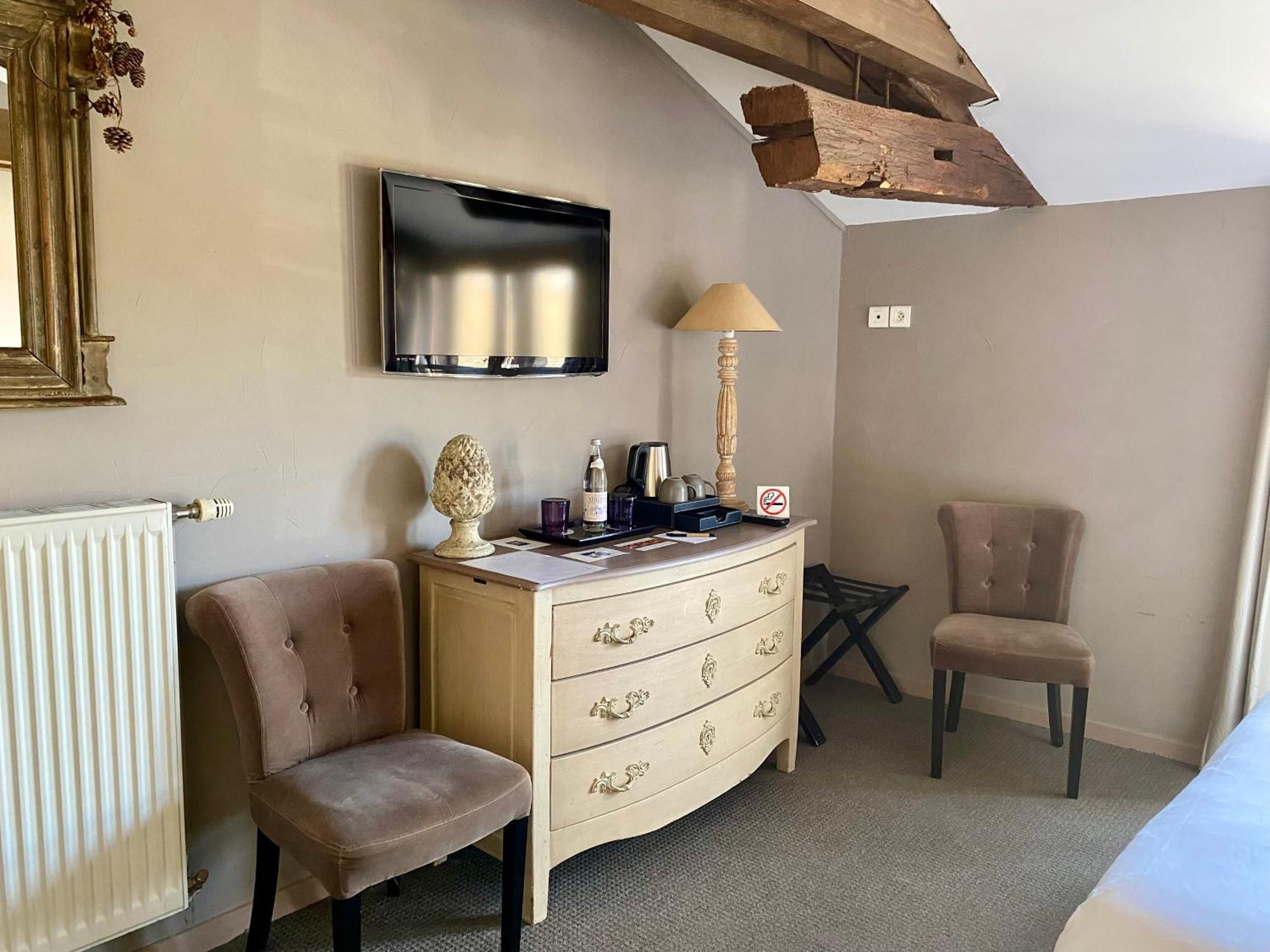 Hotel De La Tour Châtillon-sur-Chalaronne Zewnętrze zdjęcie