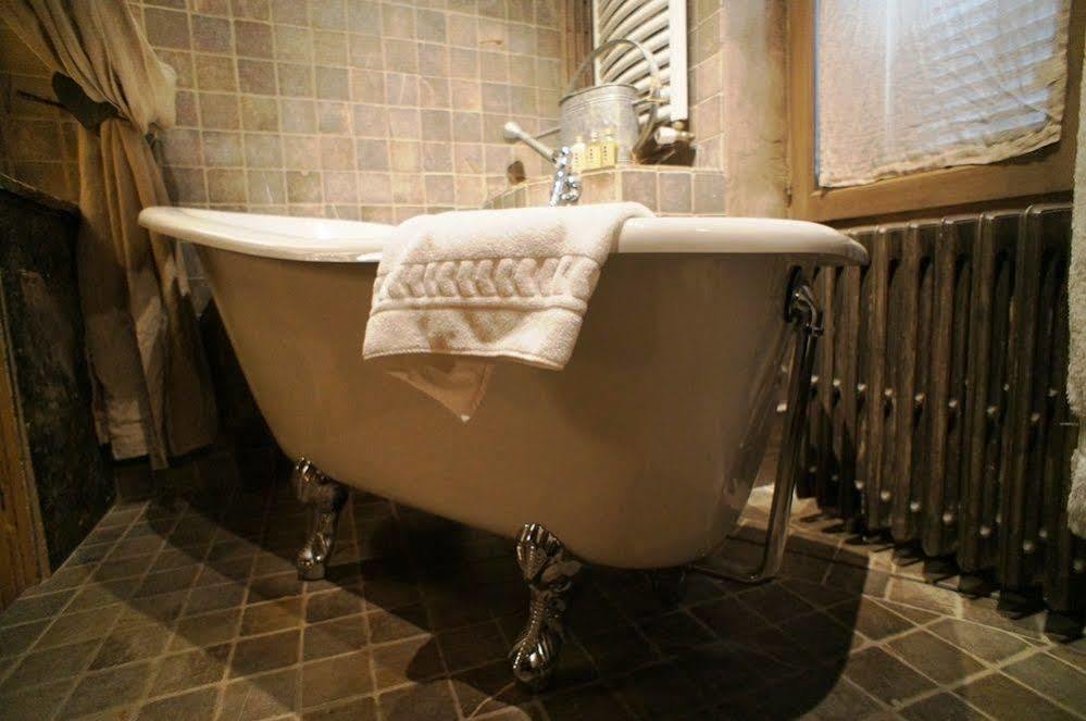 Hotel De La Tour Châtillon-sur-Chalaronne Zewnętrze zdjęcie